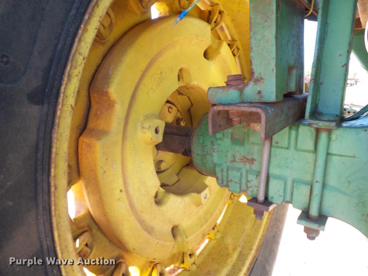 image for item DB4213 1969 John Deere 4520 tractor