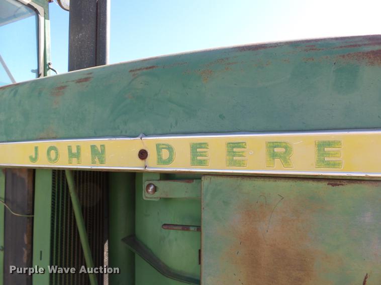 image for item DB4213 1969 John Deere 4520 tractor