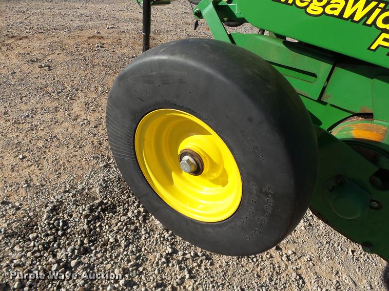 image for item DB4216 2012 John Deere 468 Mega Wide Plus Silage Special round baler