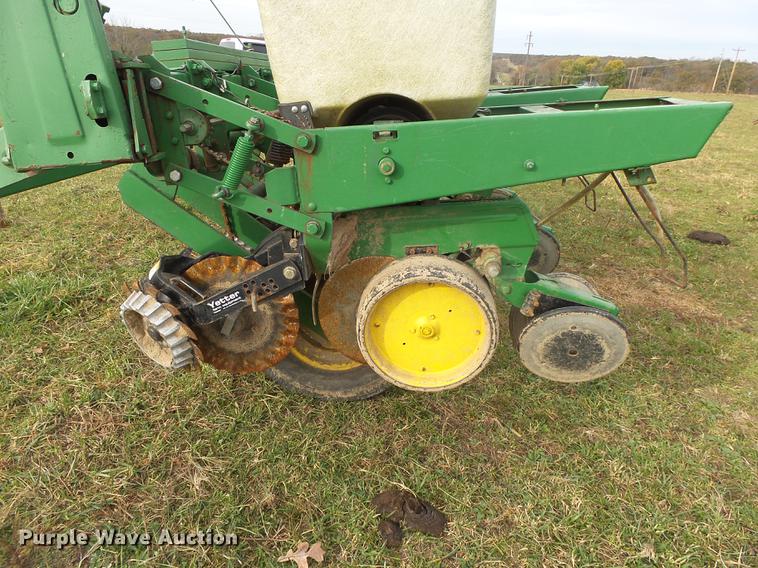 image for item DB7355 John Deere 7000 planter