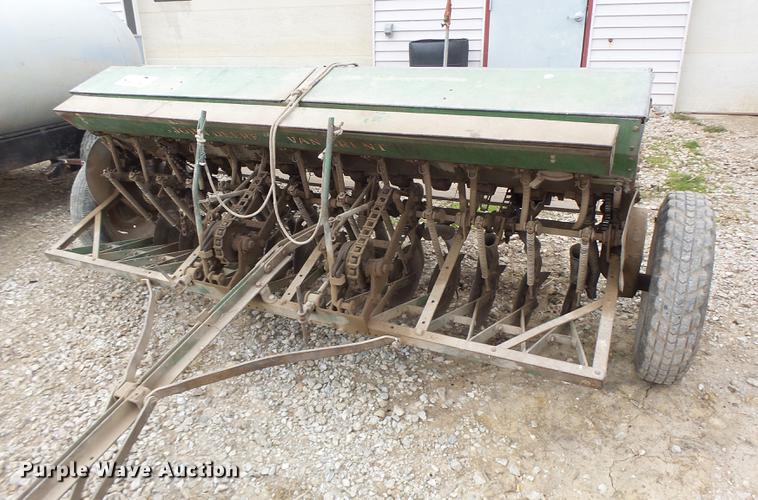 image for item DB9929 John Deere grain drill
