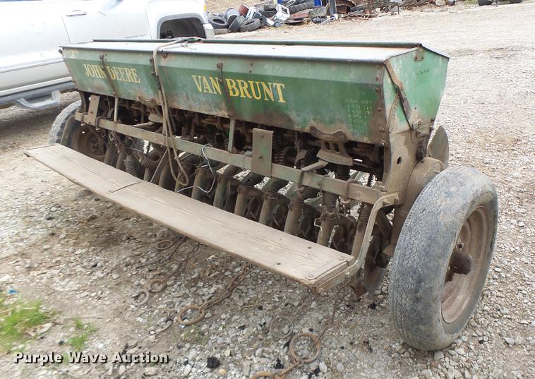 image for item DB9929 John Deere grain drill