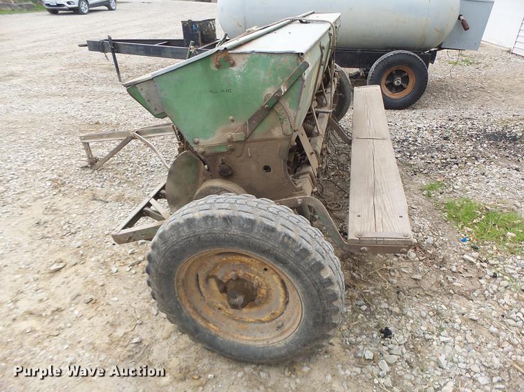 image for item DB9929 John Deere grain drill