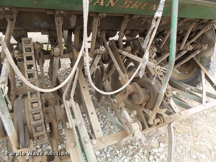 image for item DB9929 John Deere grain drill