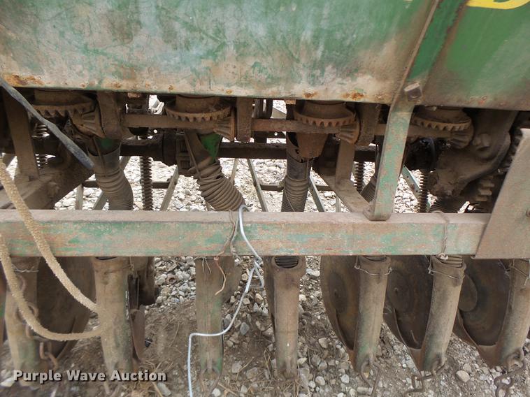 image for item DB9929 John Deere grain drill