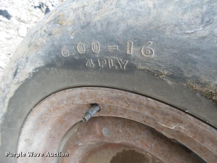 image for item DB9929 John Deere grain drill