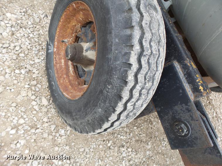 image for item DB9930 Fuel tank trailer