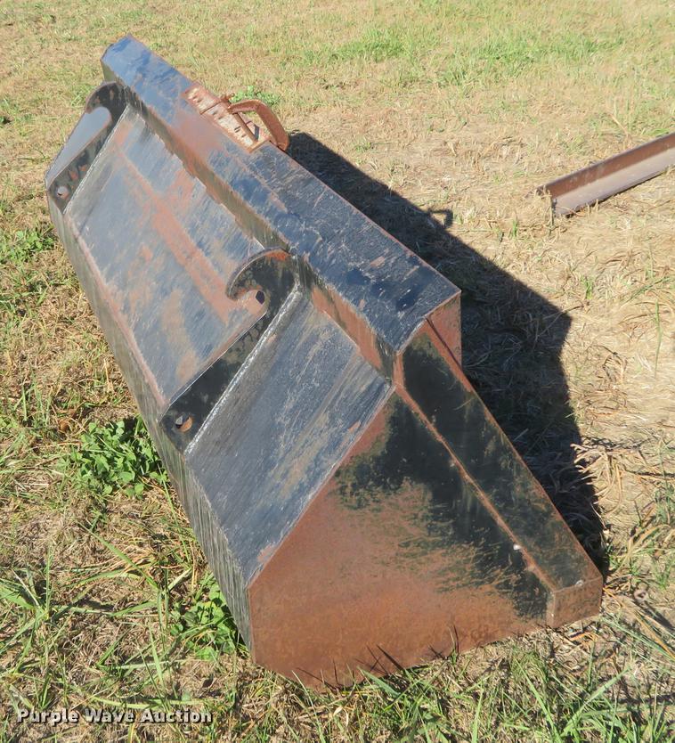 image for item DC0750 Belarus 8311 tractor