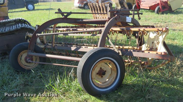 image for item DC0754 New Holland 56 side delivery hay rake
