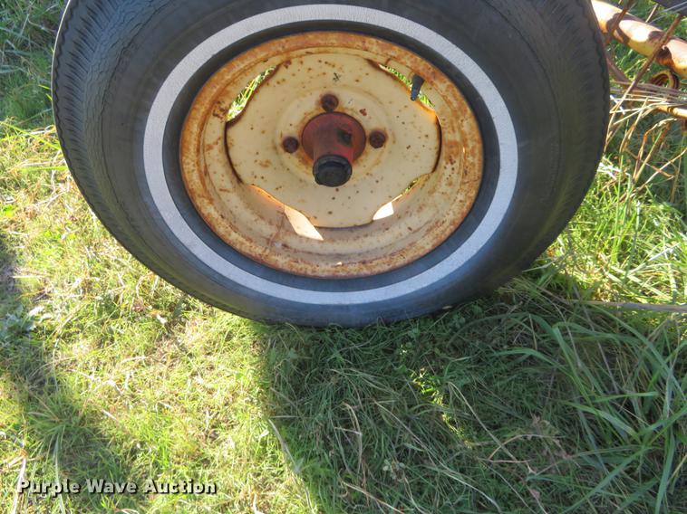 image for item DC0754 New Holland 56 side delivery hay rake