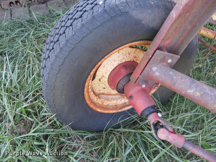 image for item DC0754 New Holland 56 side delivery hay rake