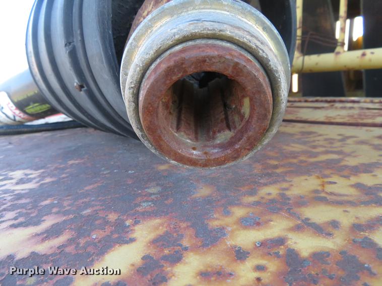 image for item DC0757 1988 Vermeer 604J round baler