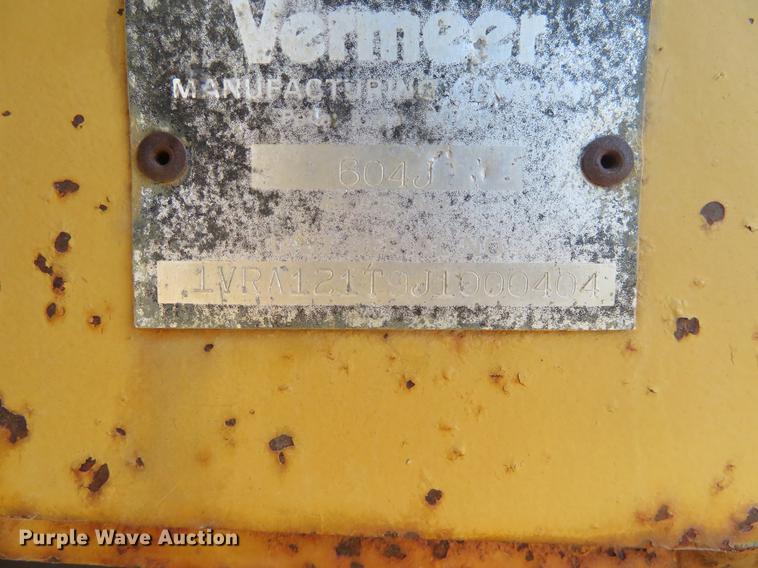 image for item DC0757 1988 Vermeer 604J round baler