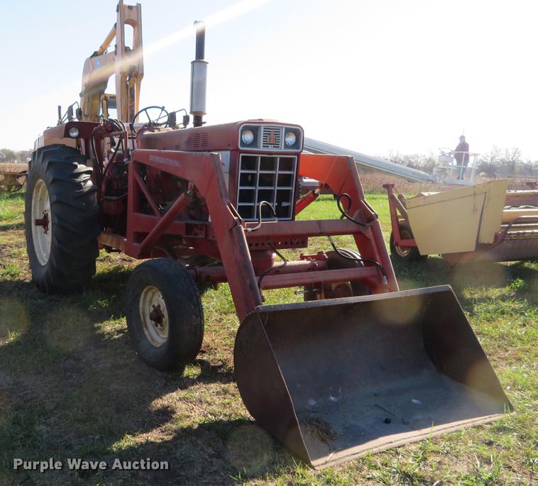 image for item DC0766 International Farmall 666 tractor