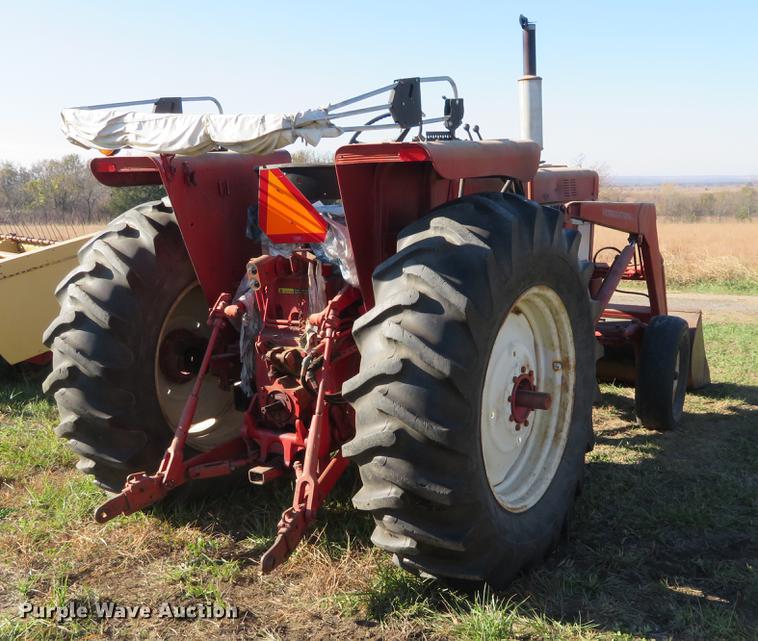 image for item DC0766 International Farmall 666 tractor