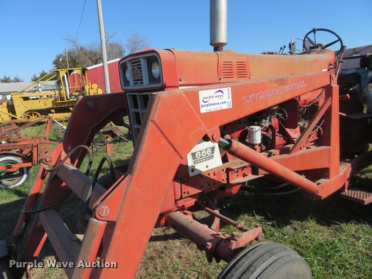 image for item DC0766 International Farmall 666 tractor