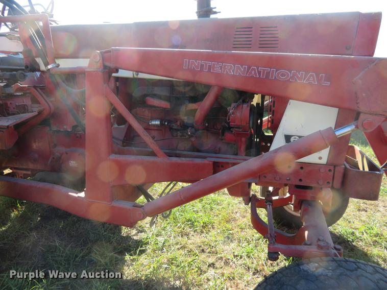 image for item DC0766 International Farmall 666 tractor