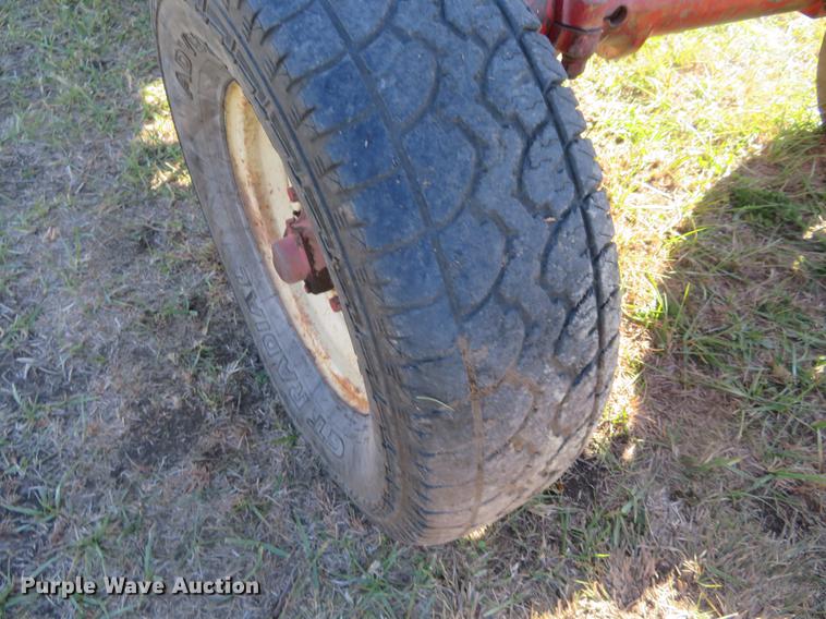 image for item DC0766 International Farmall 666 tractor