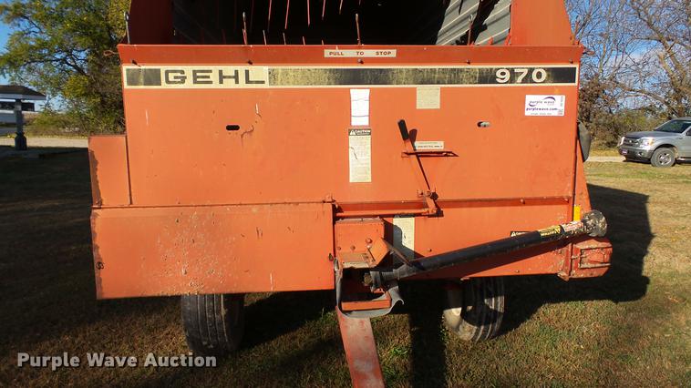 image for item DC1024 Gehl 970 forage wagon