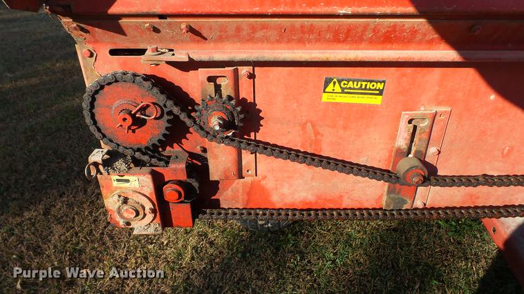 image for item DC1024 Gehl 970 forage wagon