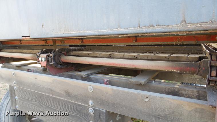 image for item DC1024 Gehl 970 forage wagon