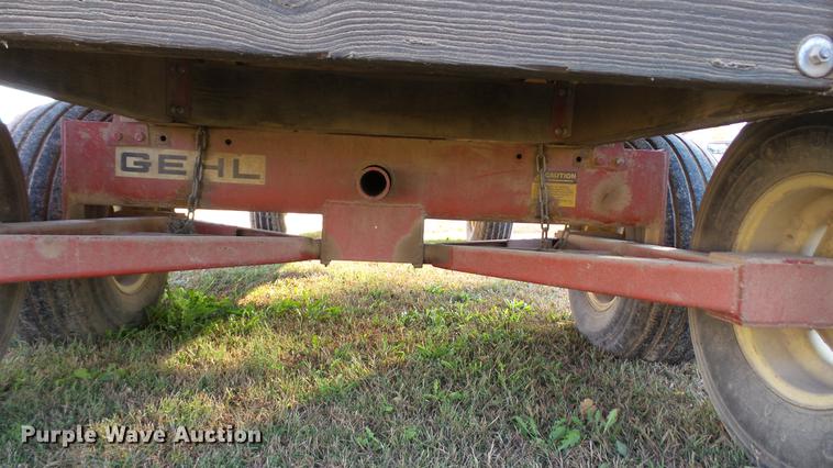 image for item DC1024 Gehl 970 forage wagon