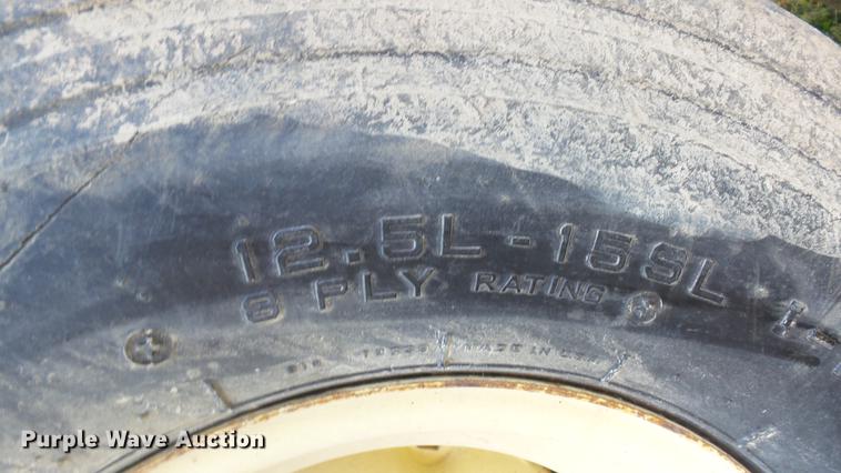 image for item DC1024 Gehl 970 forage wagon