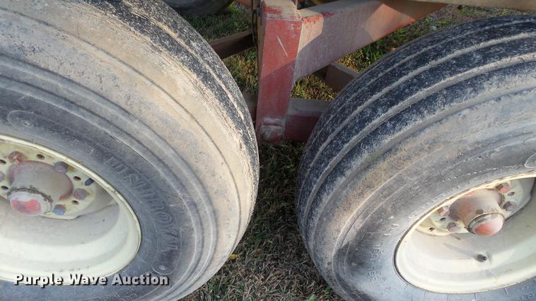 image for item DC1024 Gehl 970 forage wagon