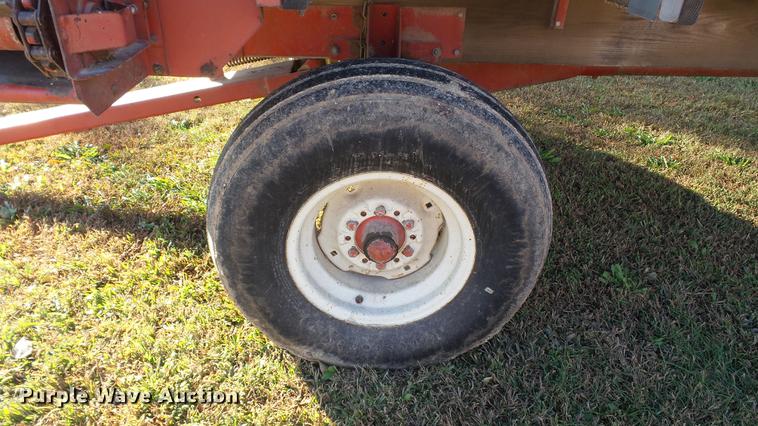 image for item DC1024 Gehl 970 forage wagon