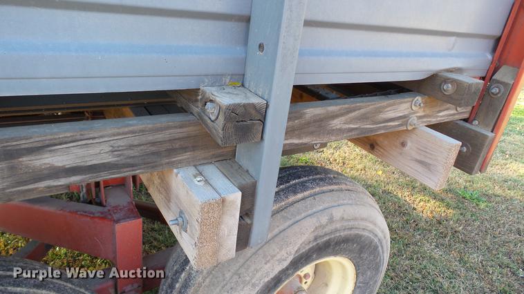 image for item DC1024 Gehl 970 forage wagon