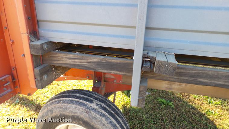 image for item DC1024 Gehl 970 forage wagon