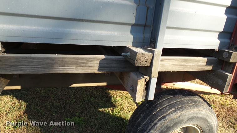 image for item DC1024 Gehl 970 forage wagon