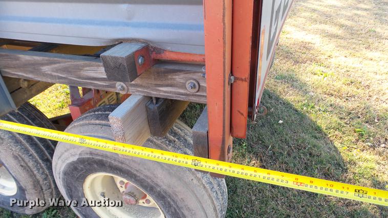 image for item DC1024 Gehl 970 forage wagon