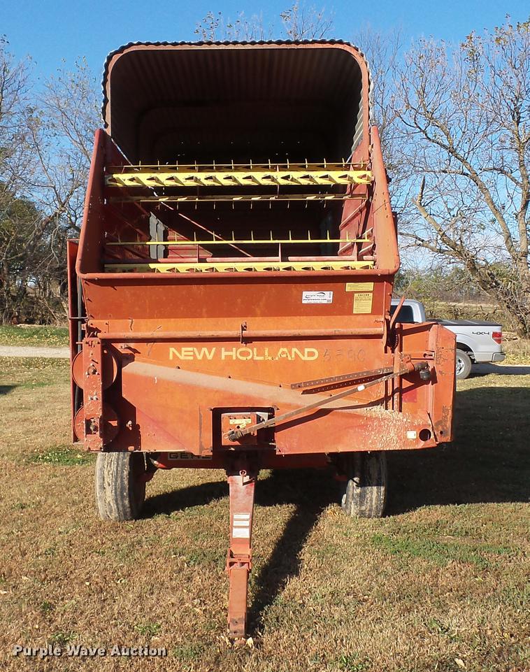 image for item DC1025 New Holland Crop Carrier 8 forage wagon