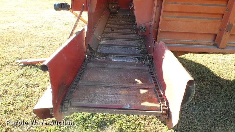 image for item DC1025 New Holland Crop Carrier 8 forage wagon