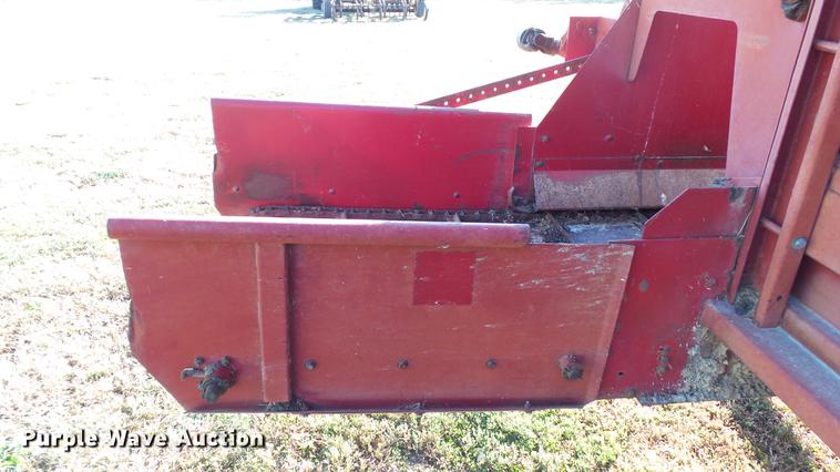 image for item DC1025 New Holland Crop Carrier 8 forage wagon