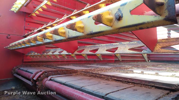 image for item DC1025 New Holland Crop Carrier 8 forage wagon