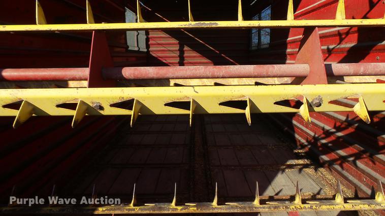 image for item DC1025 New Holland Crop Carrier 8 forage wagon