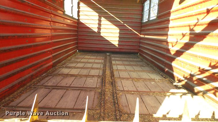 image for item DC1025 New Holland Crop Carrier 8 forage wagon