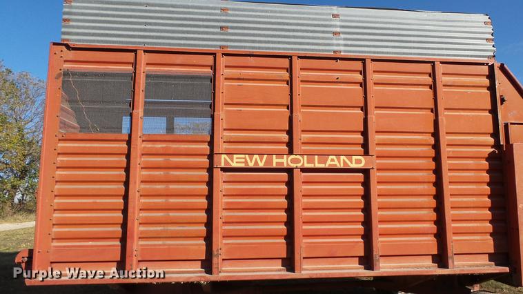 image for item DC1025 New Holland Crop Carrier 8 forage wagon