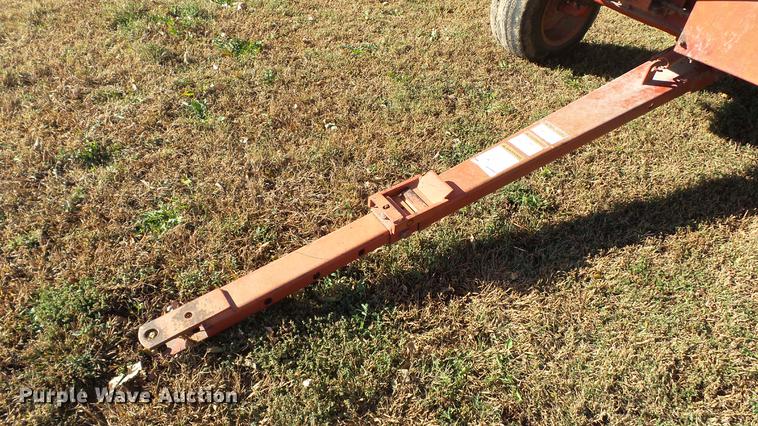 image for item DC1025 New Holland Crop Carrier 8 forage wagon