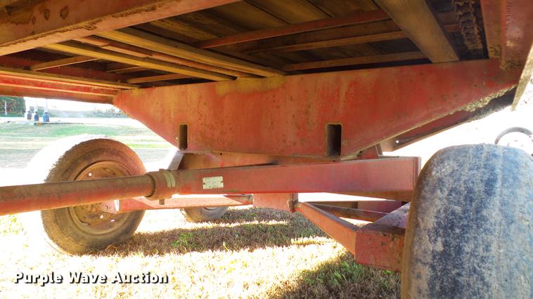 image for item DC1025 New Holland Crop Carrier 8 forage wagon