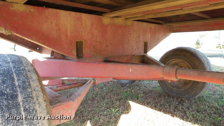 image for item DC1025 New Holland Crop Carrier 8 forage wagon