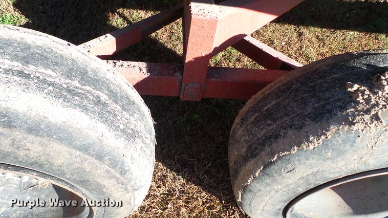 image for item DC1025 New Holland Crop Carrier 8 forage wagon