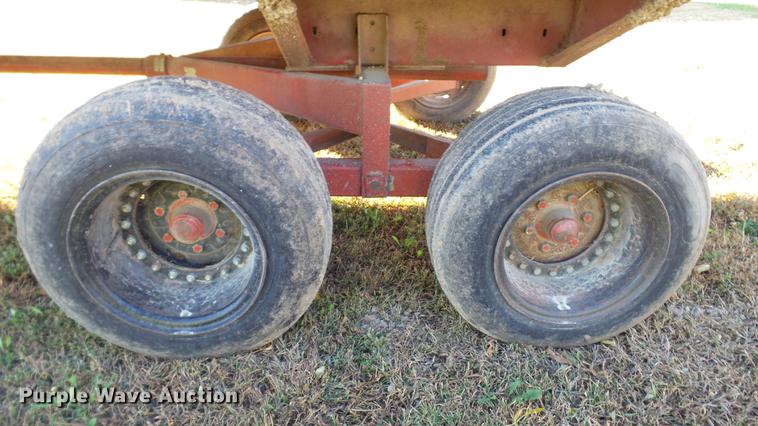 image for item DC1025 New Holland Crop Carrier 8 forage wagon