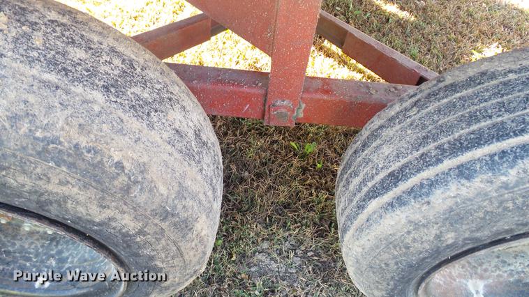 image for item DC1025 New Holland Crop Carrier 8 forage wagon