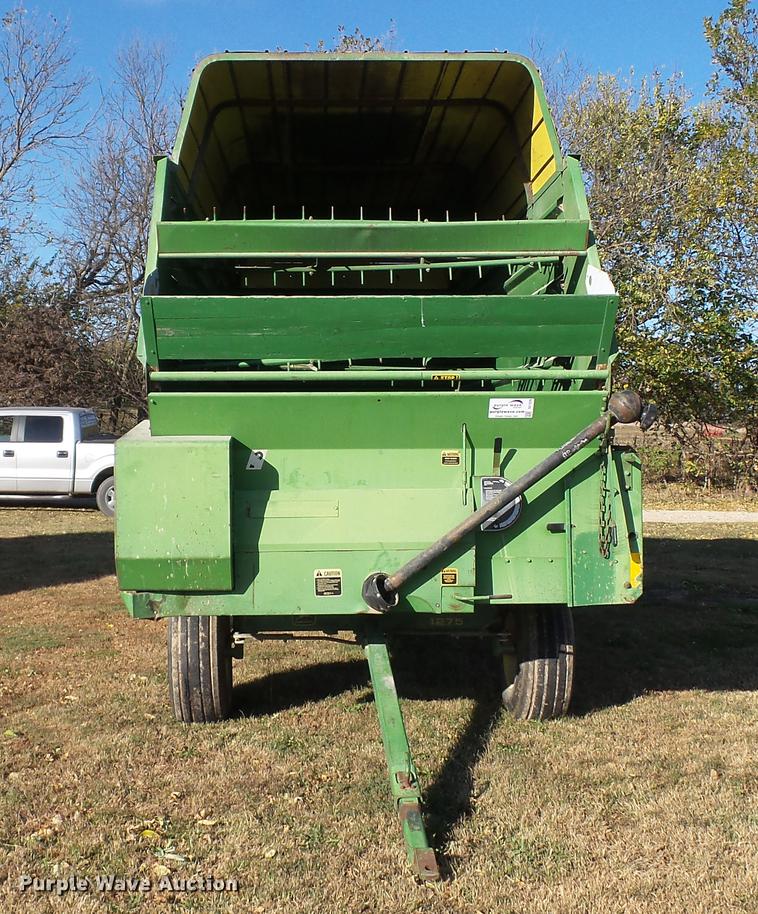 image for item DC1026 John Deere 716A forage wagon