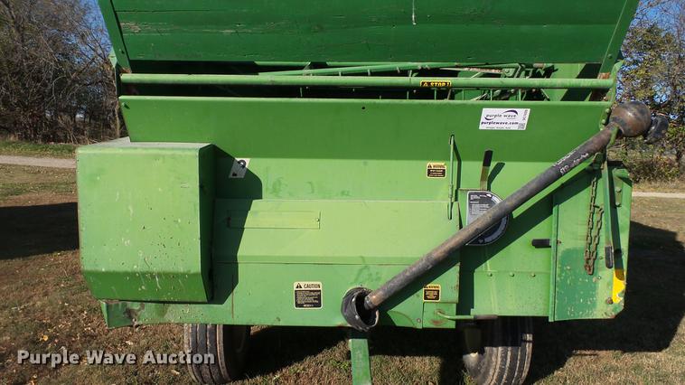 image for item DC1026 John Deere 716A forage wagon