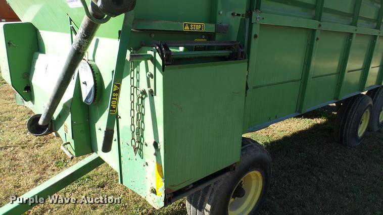 image for item DC1026 John Deere 716A forage wagon