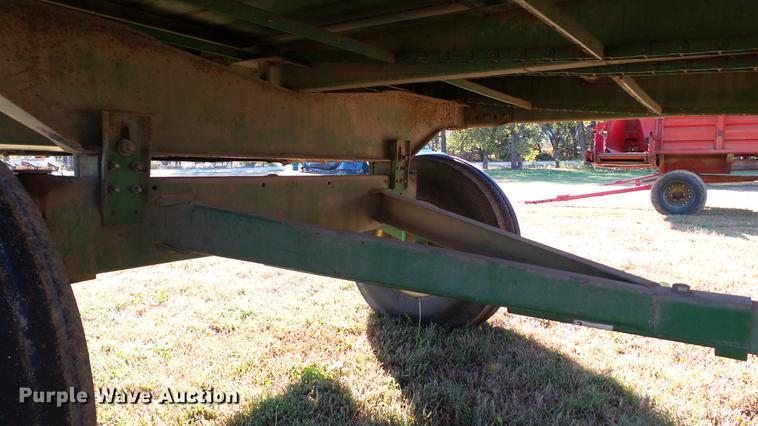 image for item DC1026 John Deere 716A forage wagon